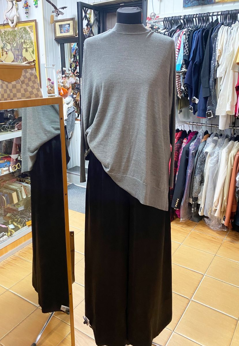 Кофта Gucci размер XS цена 15 655 руб
Брюки Maison Martin Margiela размер 44 цена 10 959 руб
