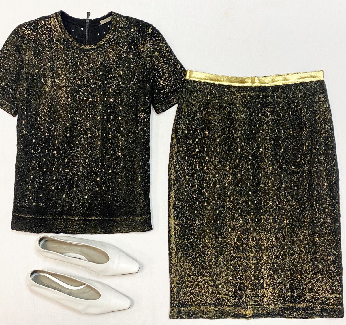 Костюм/люрекс/ Bottega Veneta размер 40 цена 30 770 руб
Балетки Bottega Veneta размер 37.5 цена 23 078 руб 