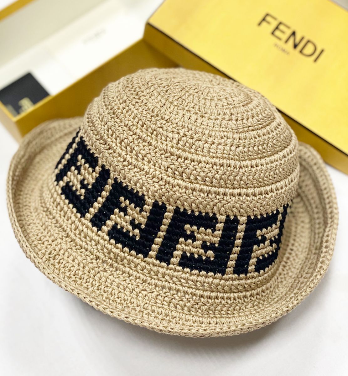 Панама Fendi цена 23 483 руб 
