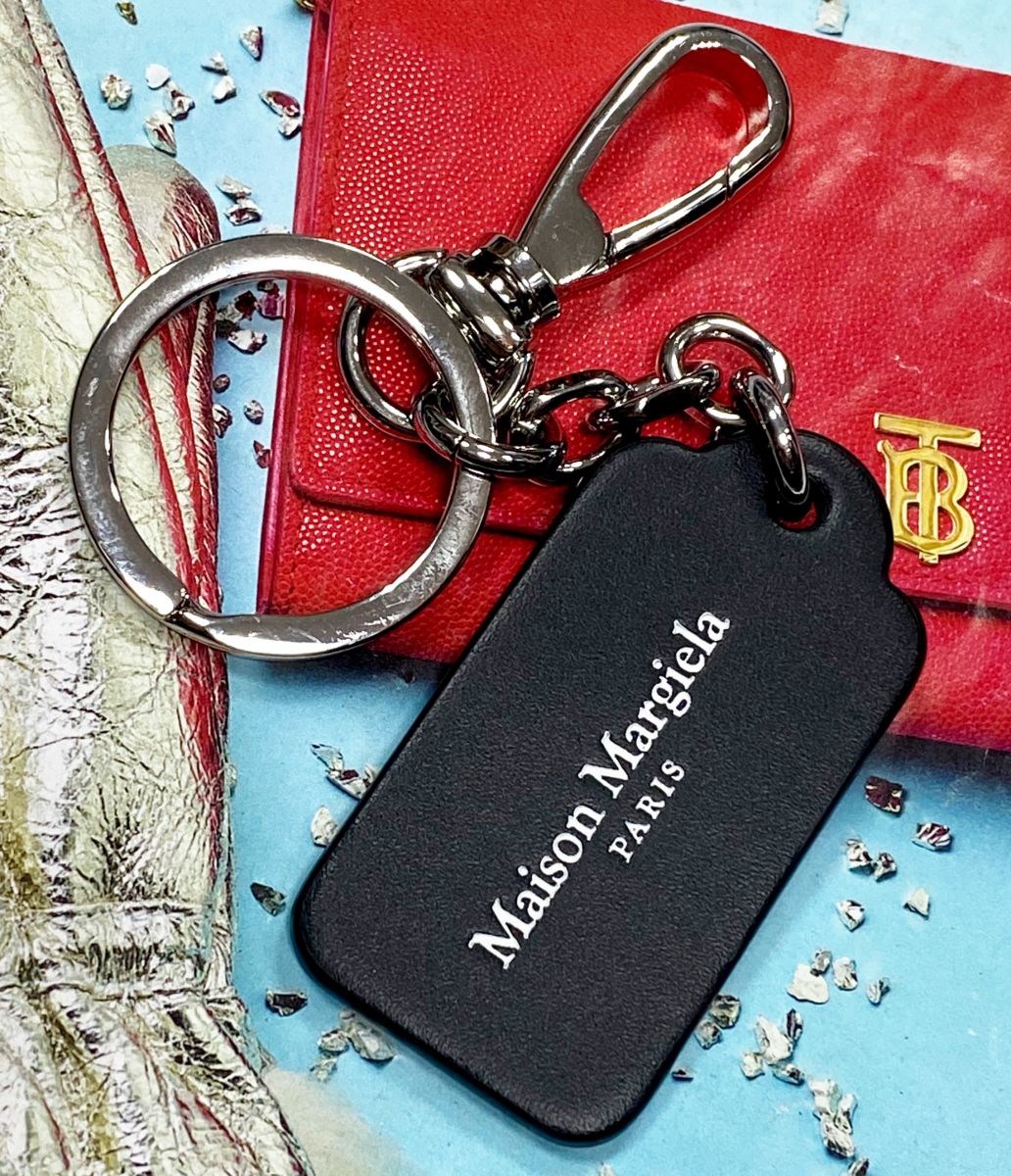 Брелок Maison Martin Margiela цена 6 262 руб