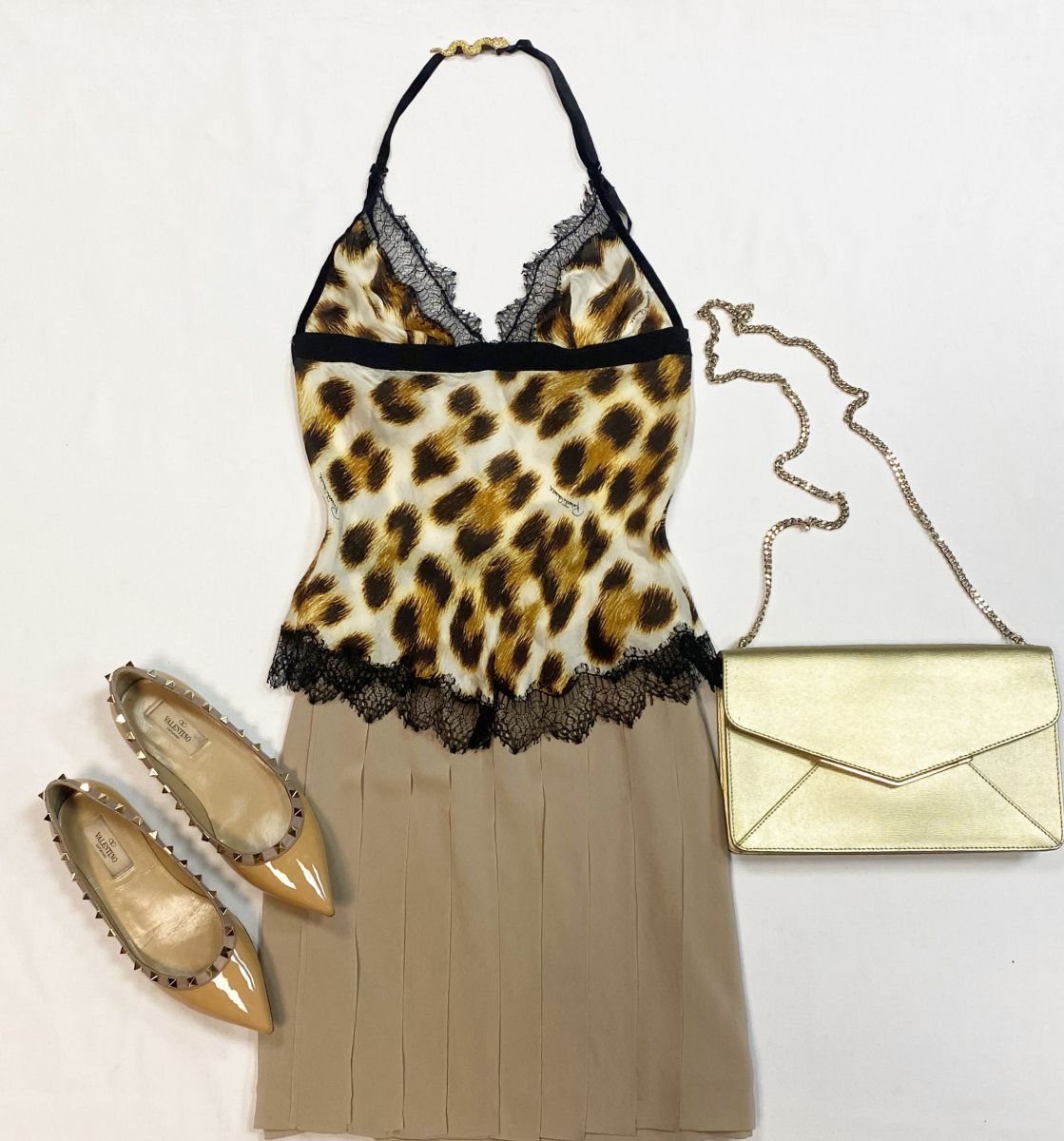 Юбка Brunello Cucinelli размер 42 цена 12 308 руб
Топ Roberto Cavalli размер 44 цена 4 616 руб
Балетки Valentino размер 37 цена 15 385 руб
Сумка Furla 