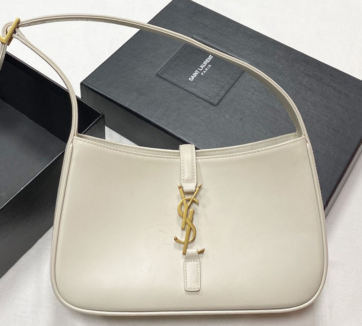 Сумка Saint Laurent размер 25/15 цена 78 275 руб