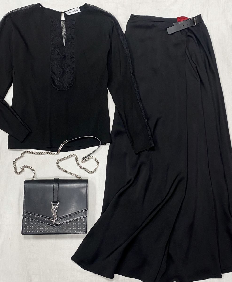 Юбка Lanvin размер 34 цена 15 655 руб 
Блузка Chapurin размер 44 цена 10 959 руб 
Сумка Saint Laurent