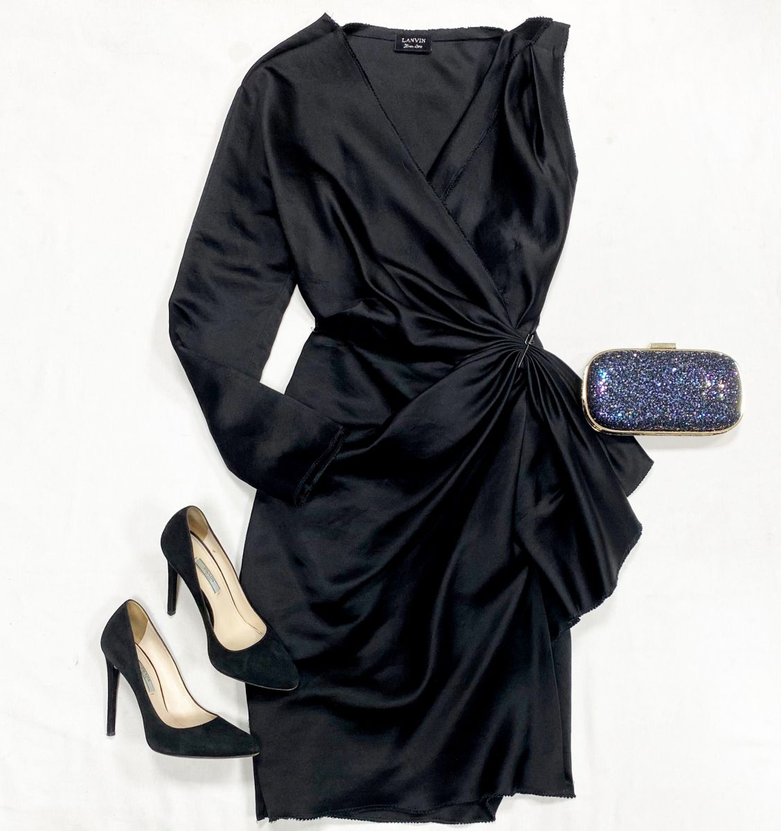Платье Lanvin размер 40 цена 15 385 руб
Туфли Prada размер 37 цена 10 770 руб
Клатч Anya Hindmarch 
