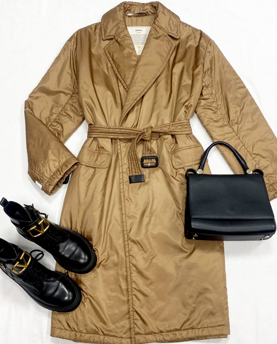 Пальто Max Mara размер 42 цена 23 483 руб
Ботинки Valentino размер 37 цена 46 965 руб
Сумка Max Mara 