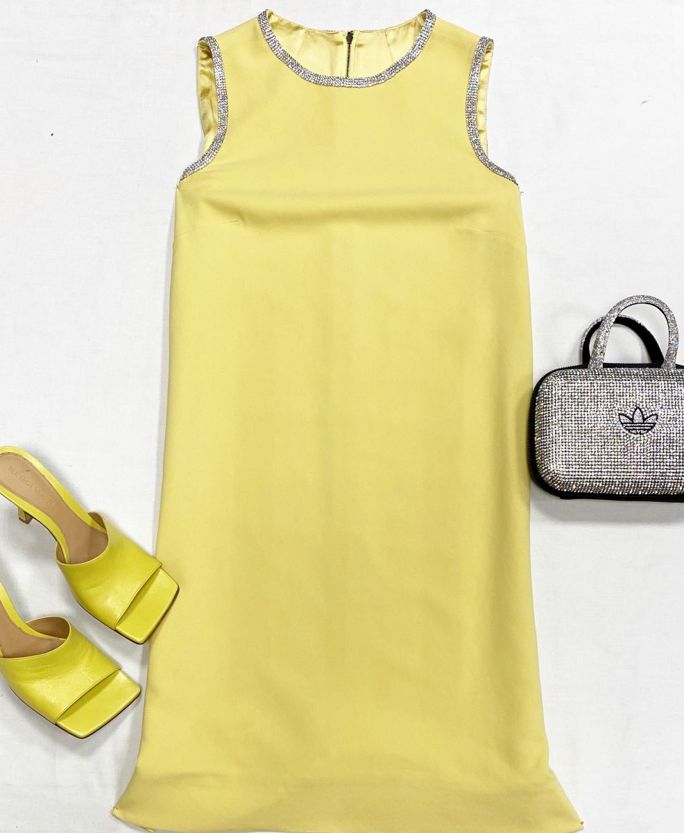 Платье/ камни/ Dolce Gabbana размер 38 цена 23 483 рубСабо Bottega Veneta размер 37.5 цена 15 655 рубСумочка Adidas