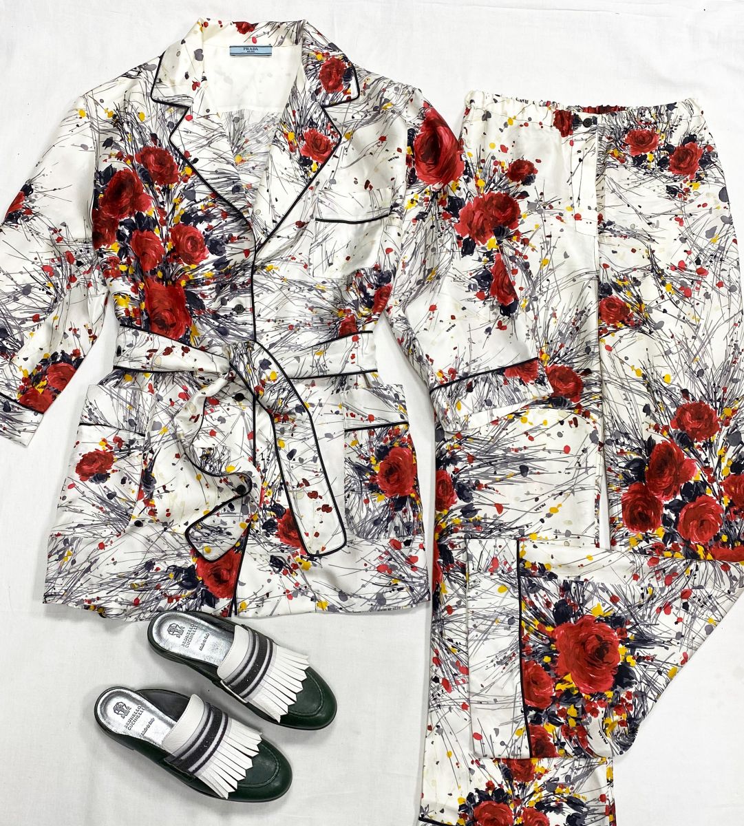 Костюм Prada размер 42 цена 39 138 руб
Мюли Brunello Cucinelli размер 37 цена 31 310 руб