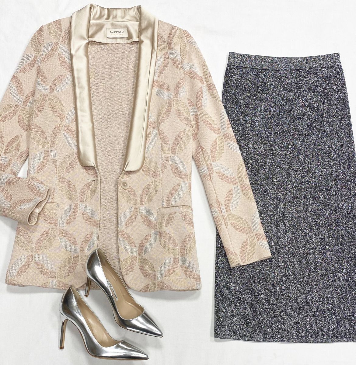 Жакет/ люрекс/ Falconeri размер S цена 10 959 руб
Юбка /люрекс/ Sandro размер 1 цена 6 262 руб
Туфли Manolo Blahnik размер 36 цена 31 310 руб