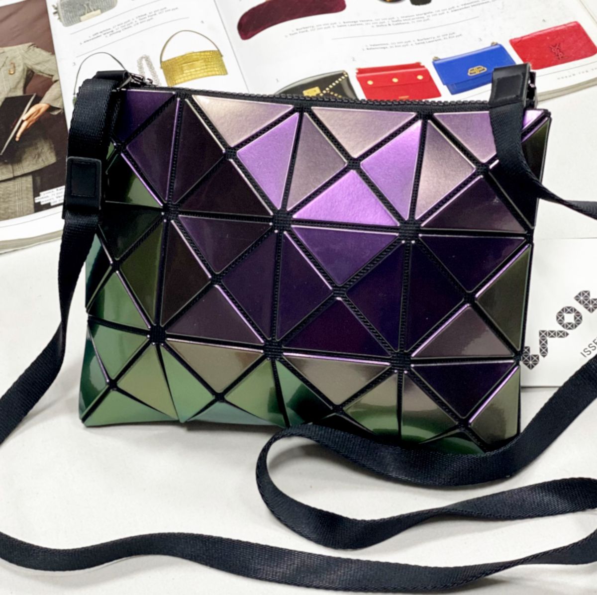 Сумочка Issey Miyake размер 24/18 цена 10 770 руб 