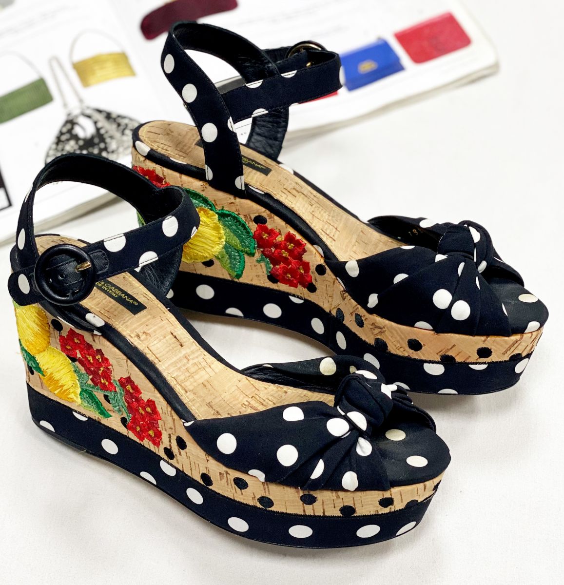 Босоножки Dolce Gabbana размер 38.5 цена 15 655 руб