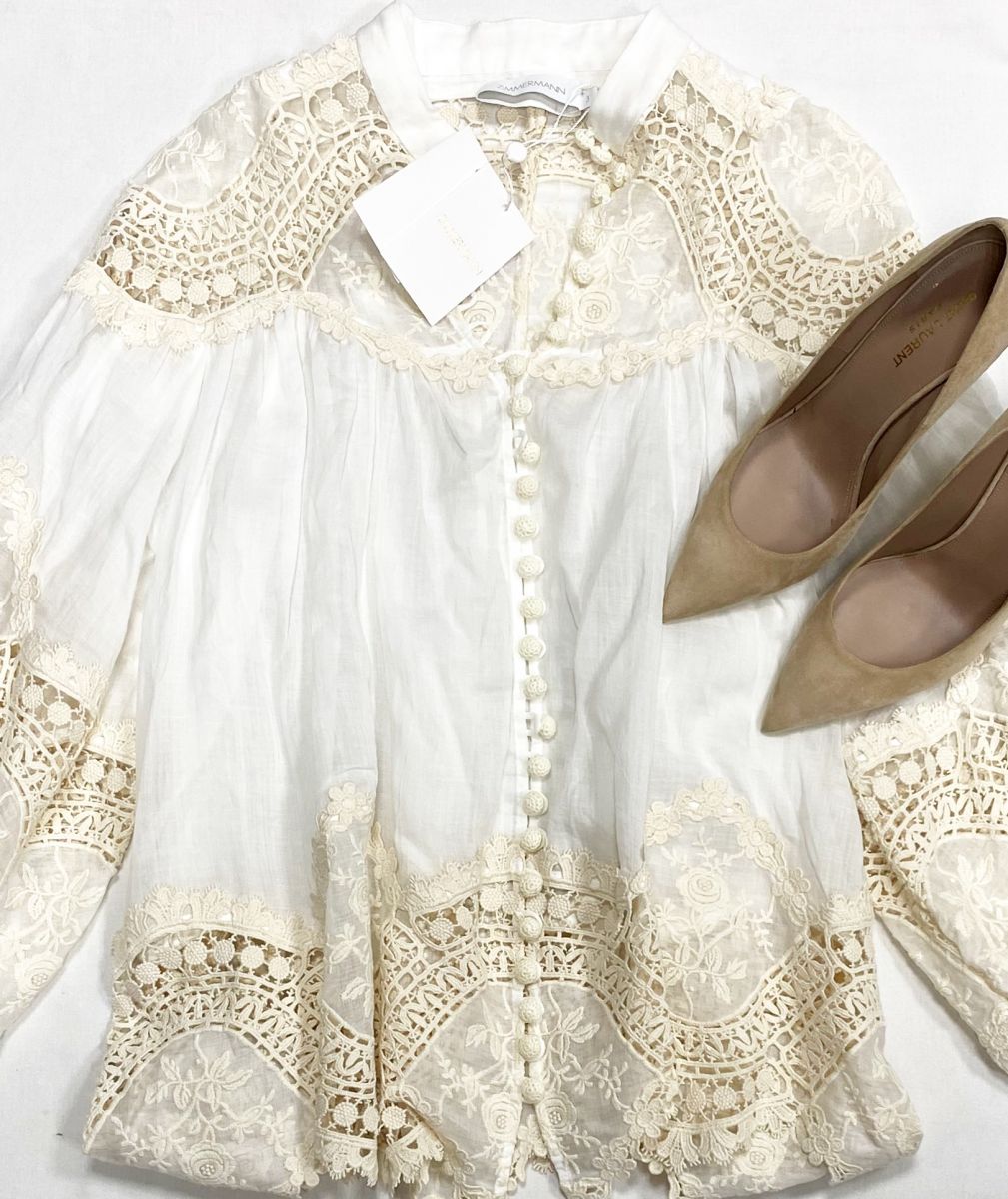 Блузка/ шитье/ Zimmermann размер 3 цена 23 483 руб/с биркой/ 
Туфли Saint Laurent размер 41 цена 18 786 руб