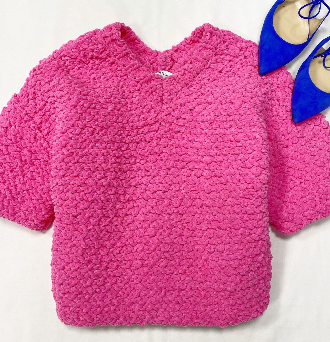 Кофта Bottega Veneta  размер S цена 31 310 руб 
Балетки Jimmy Choo размер 40 цена 15 655 руб