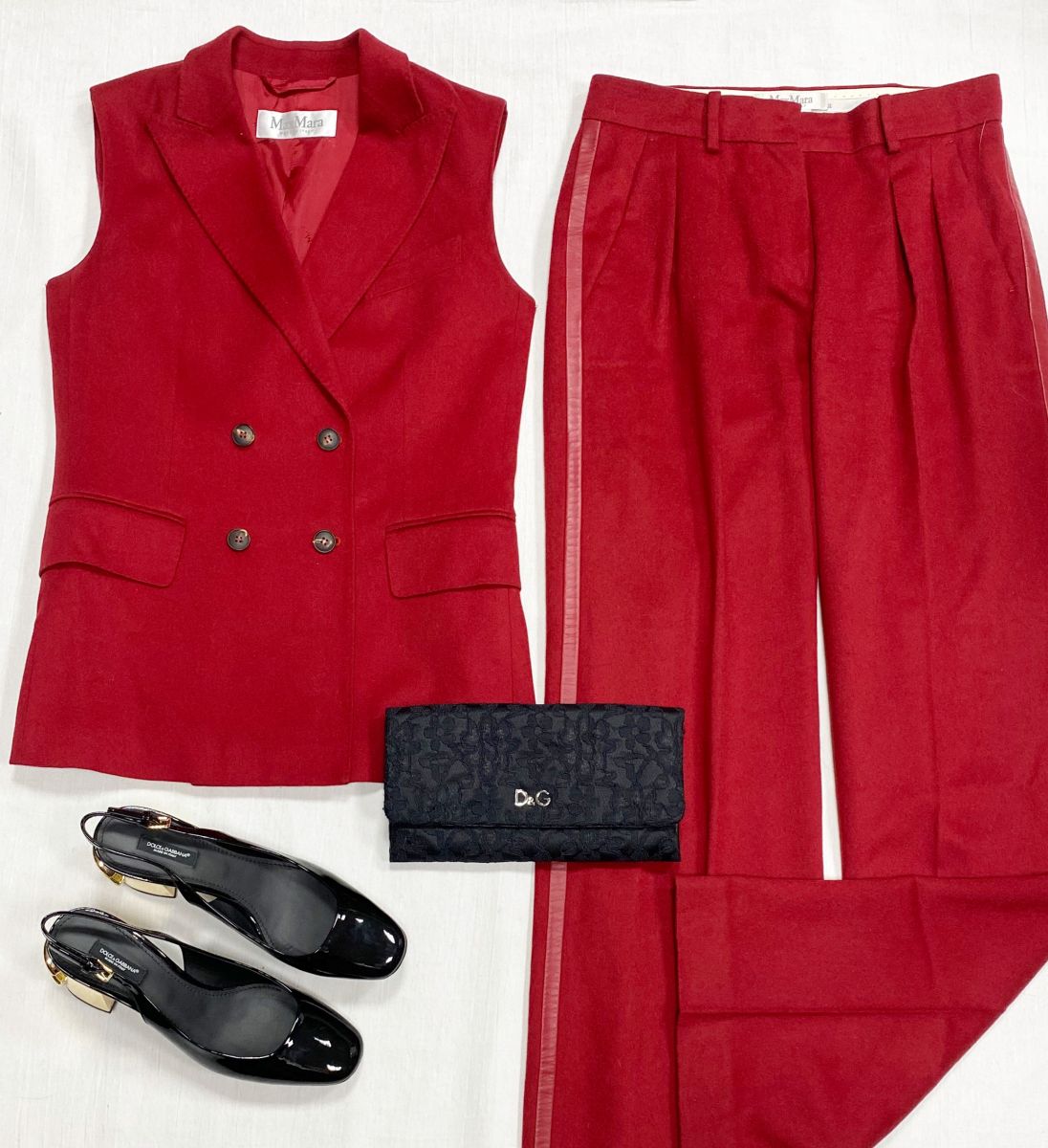 Костюм Max Mara размер 42 цена 23 483 руб
Босоножки Dolce Gabbana размер 39 цена 39 138 руб
Сумочка Dolce Gabbana