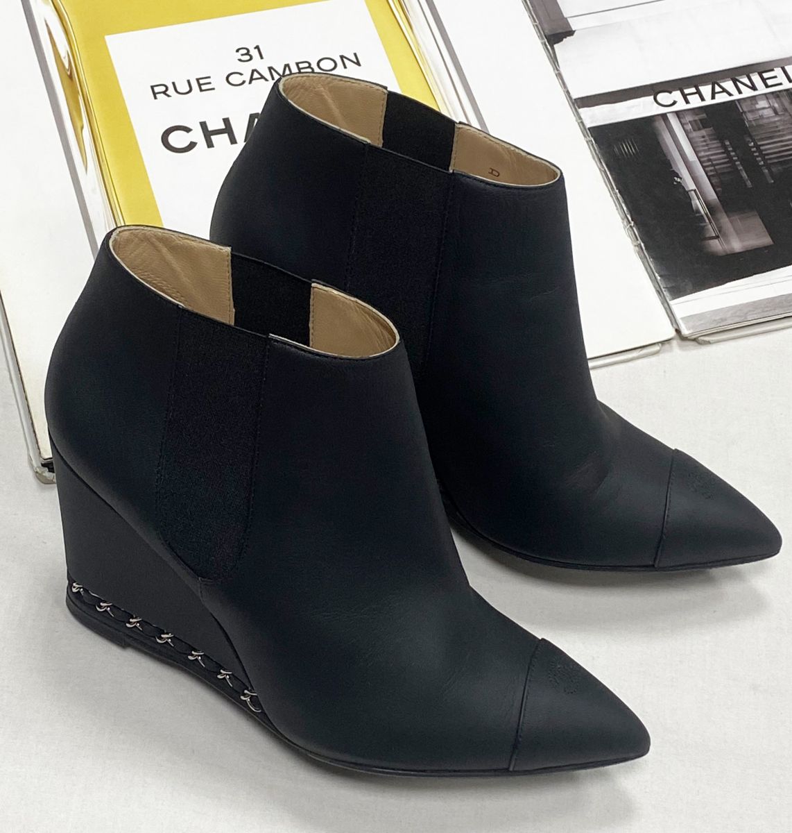 Ботильоны Chanel размер 38 цена 39 138 руб
