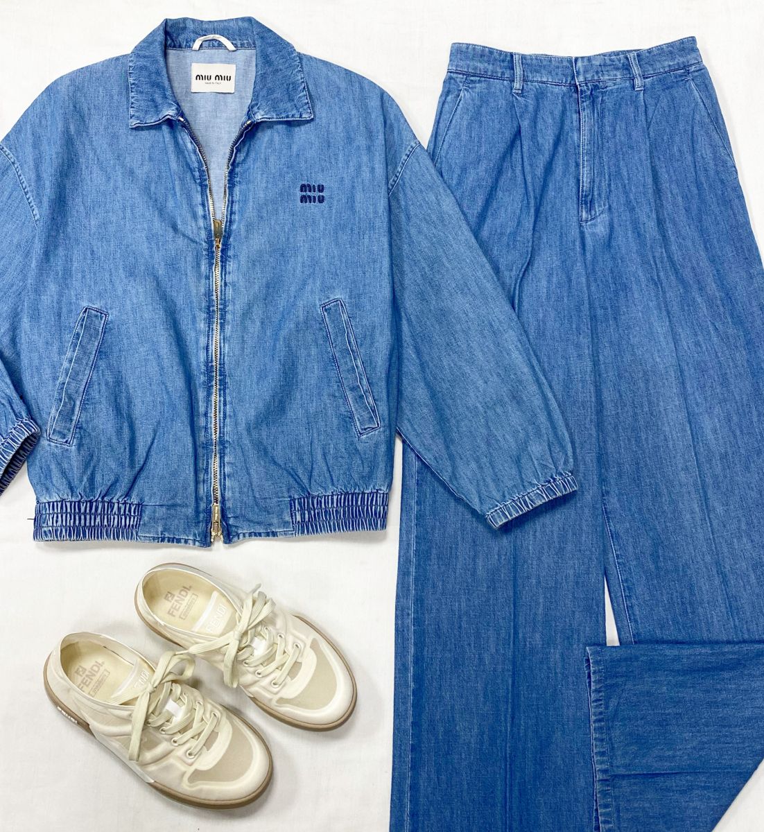 Костюм / куртка + брюки / Miu Miu размер 36 цена 62 620 руб 
Кеды Fendi размер 39 цена 54 793 руб