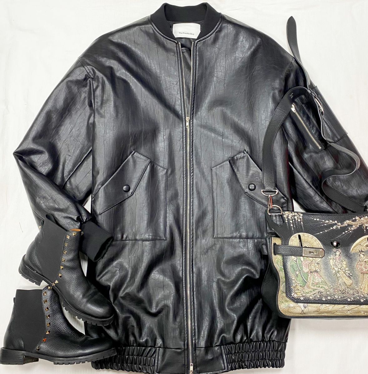 Куртка The Frankie Shop размер XS цена 39 138 руб Ботинки Valentino размер 40 цена 23 483 руб Сумка Hermès