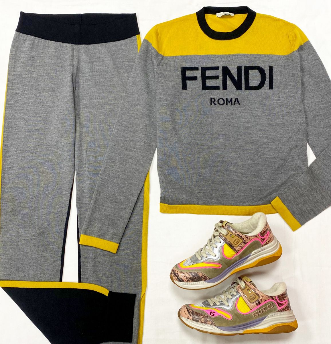 Костюм Fendi размер 42 цена 23 483 руб
Кроссовки Gucci размер 38 цена 23 483 руб