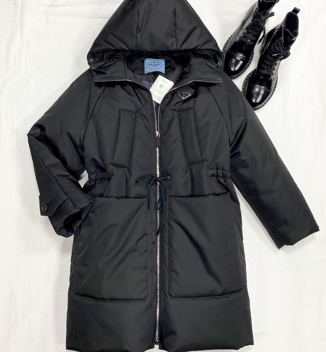 Пуховик Prada размер 36 цена 313 100 руб / новый с бирками /