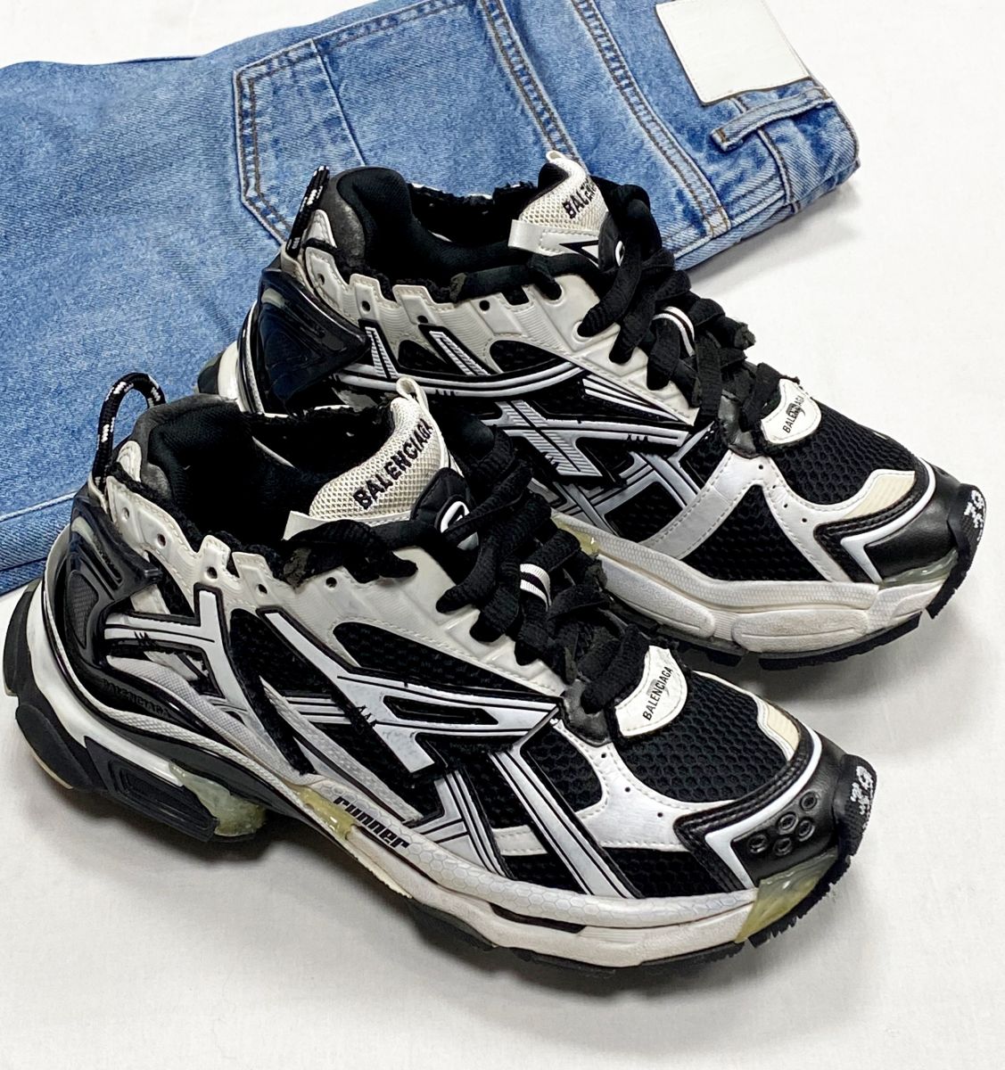 Кроссовки Balenciaga размер 39 цена 15 655 руб
