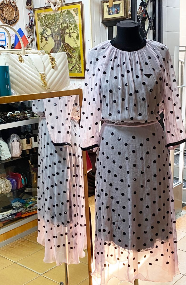 Платье / шифон / пайетки / Prada размер 42 цена 93 930 руб