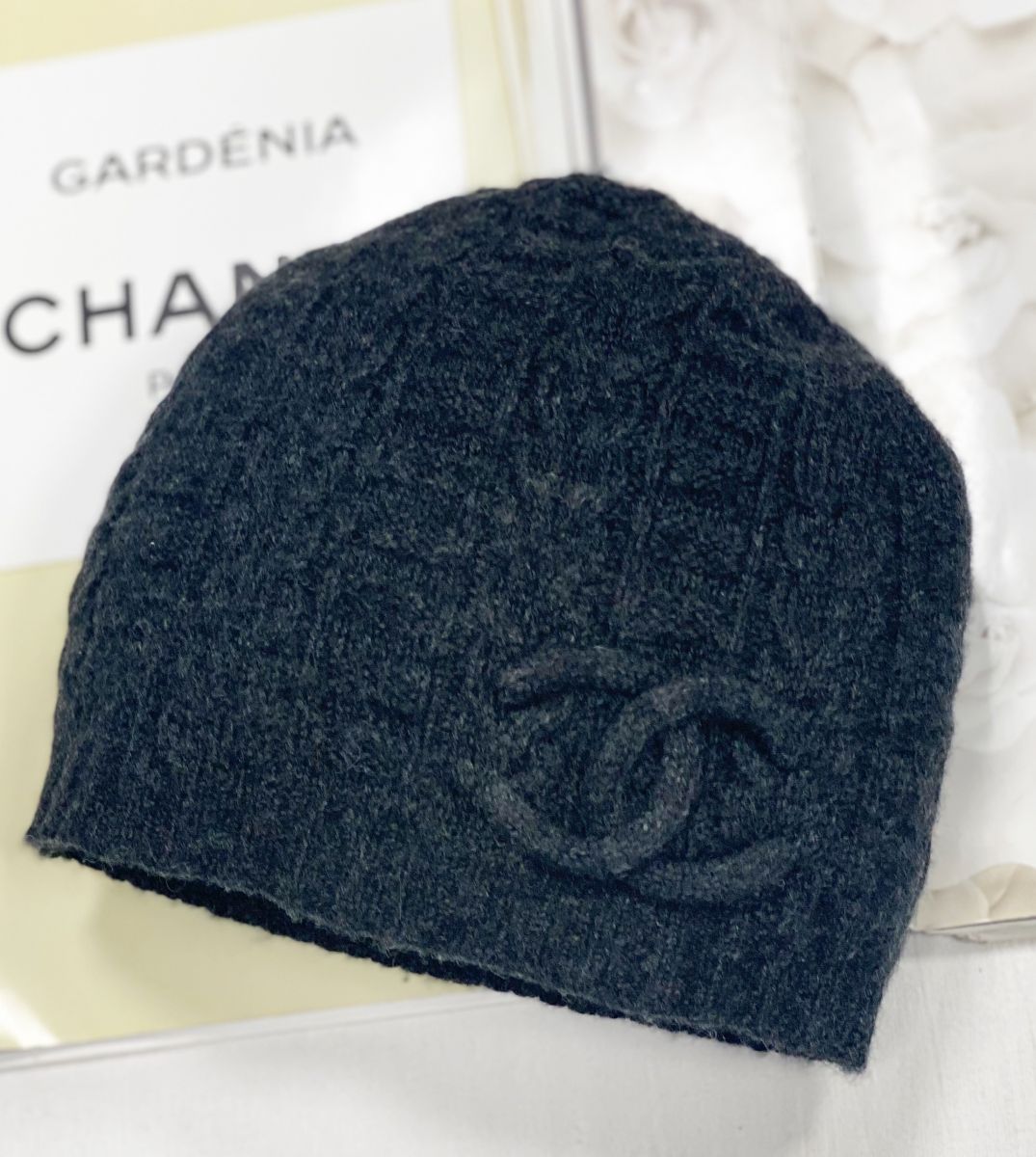 Шапка Chanel цена 18 462 руб
