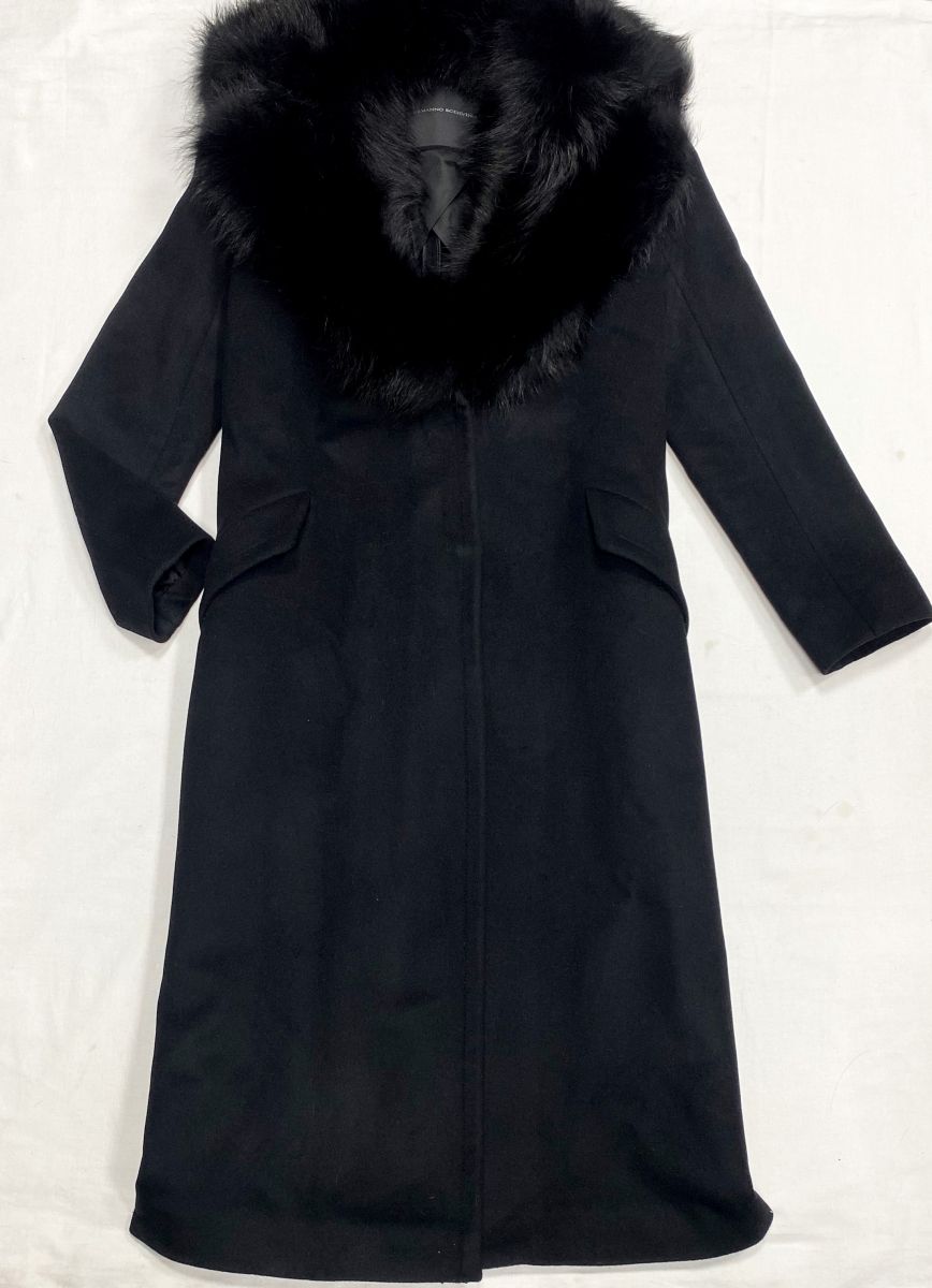 Пальто Ermanno Scervino размер 46 цена 93 930 руб
Сапоги Gucci размер 38 цена 15 655 руб
Сумка Louis Vuitton 