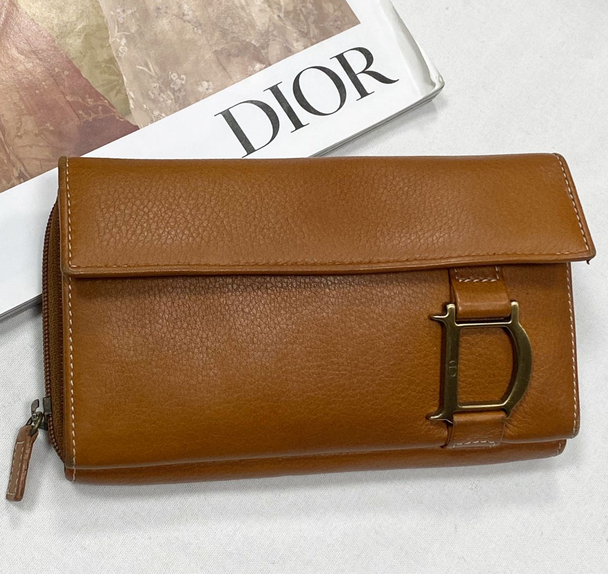 Кошелек Christian Dior цена 15 655 руб
