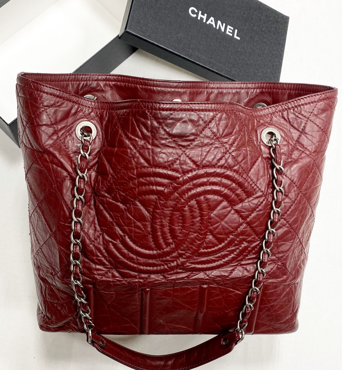 Сумка Chanel размер 35/30 цена 125 240 руб
