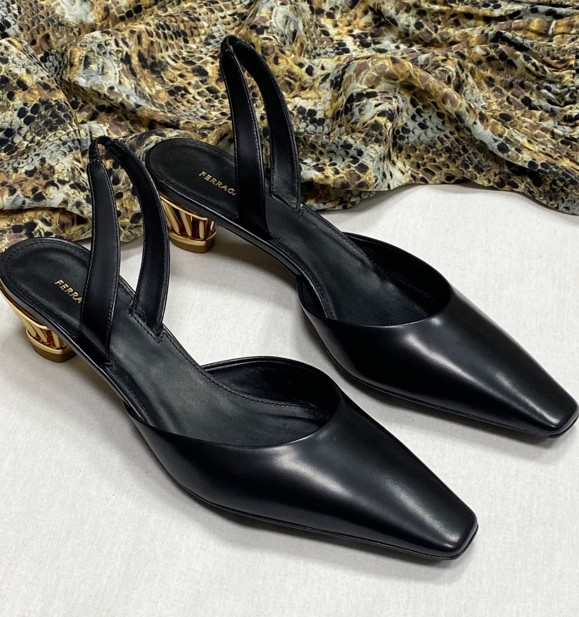 Босоножки Ferragamo размер 38.5 цена 46 965 руб