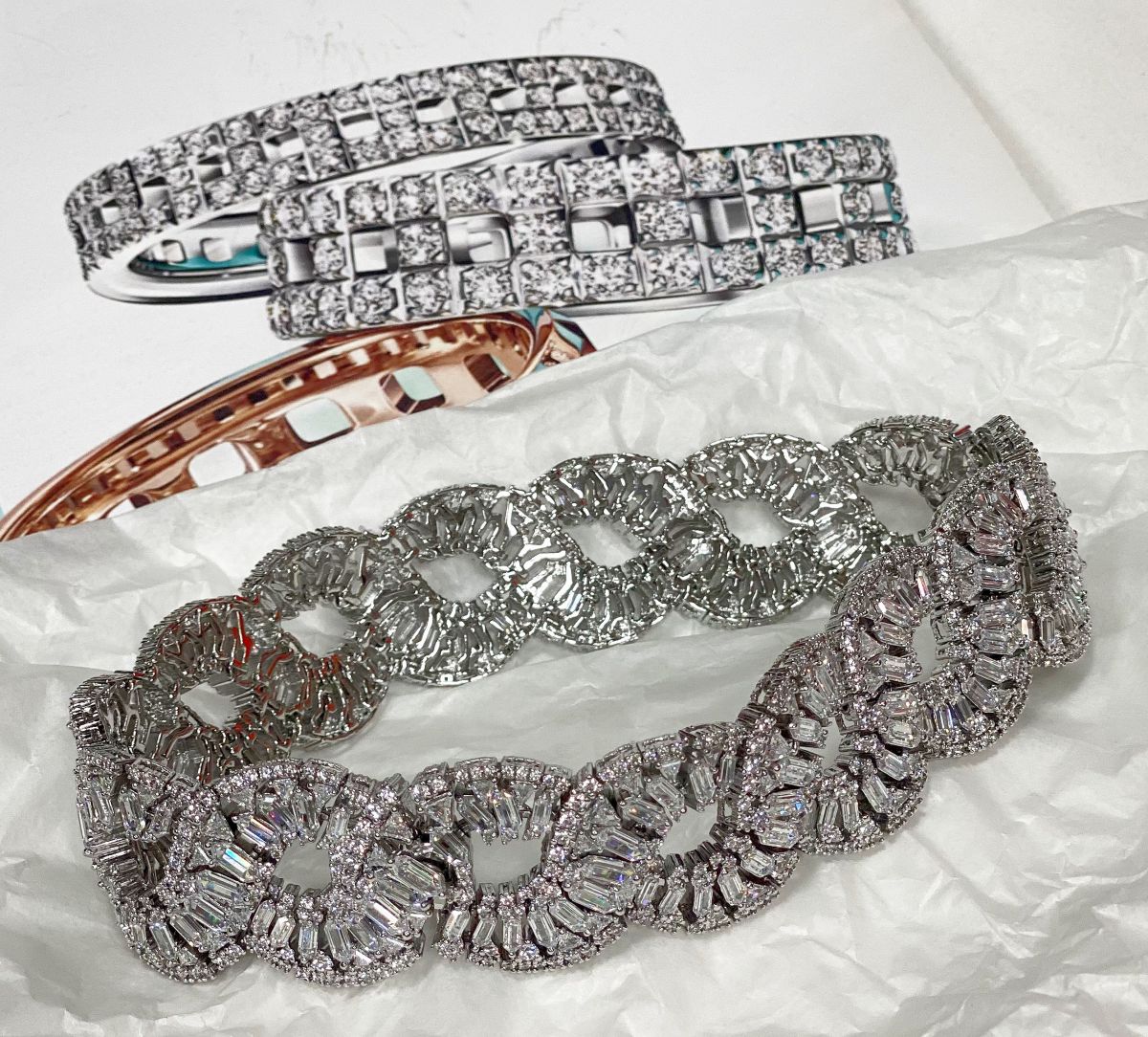 Чокер Swarovski цена 15 385 руб 