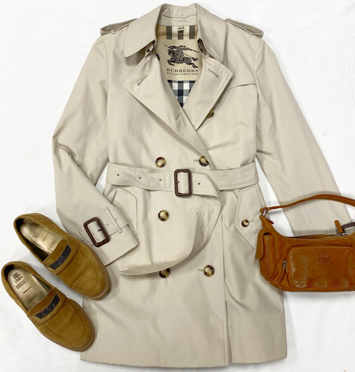 Тренч Burberry размер 38 цена 31 310 руб Лоферы Brunello Cucinelli размер 37 цена 31 310 руб Сумка Miu Miu