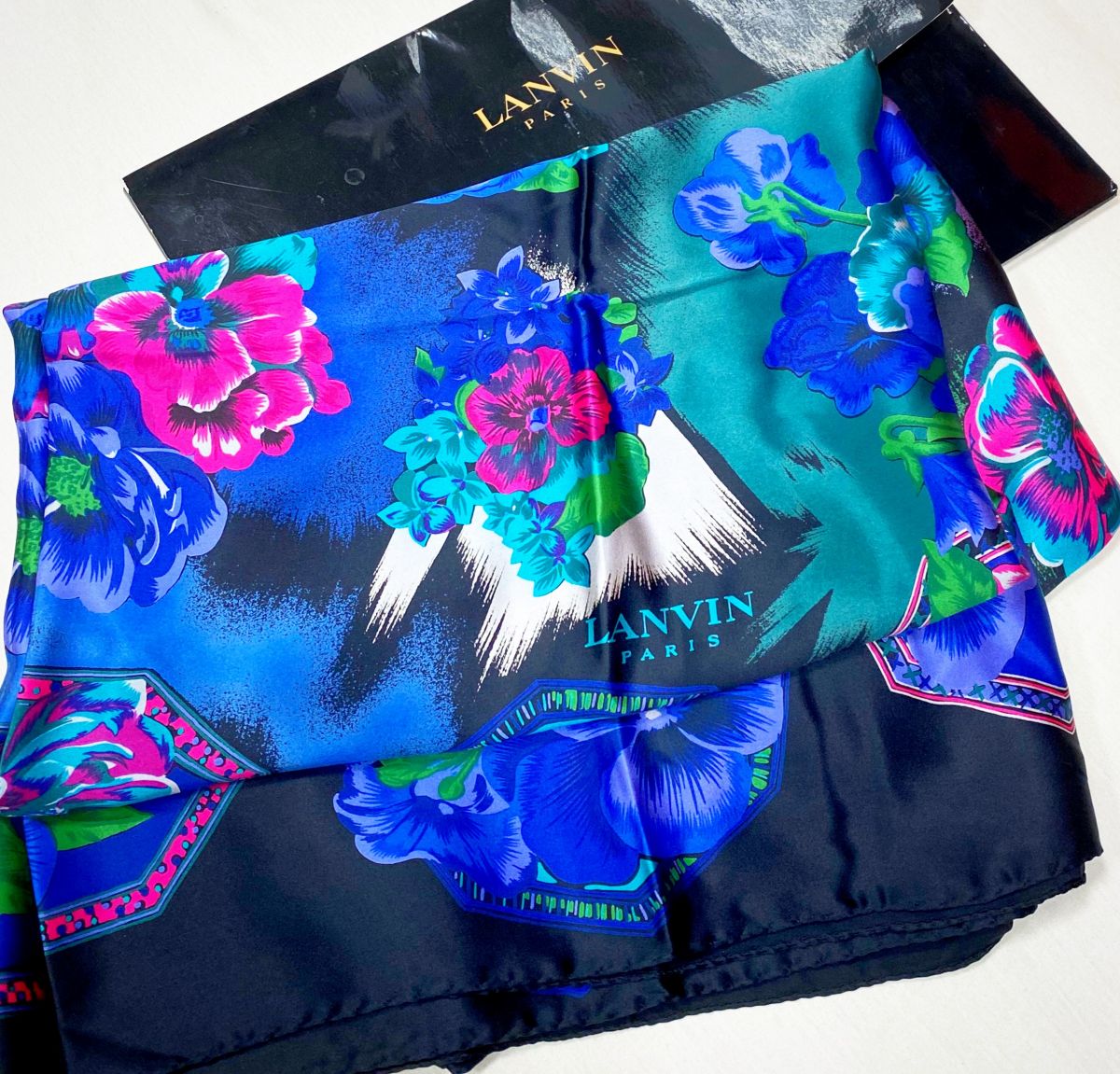 Платок / шелк / Lanvin размер 140/140 цена 23 483 руб / упаковка /