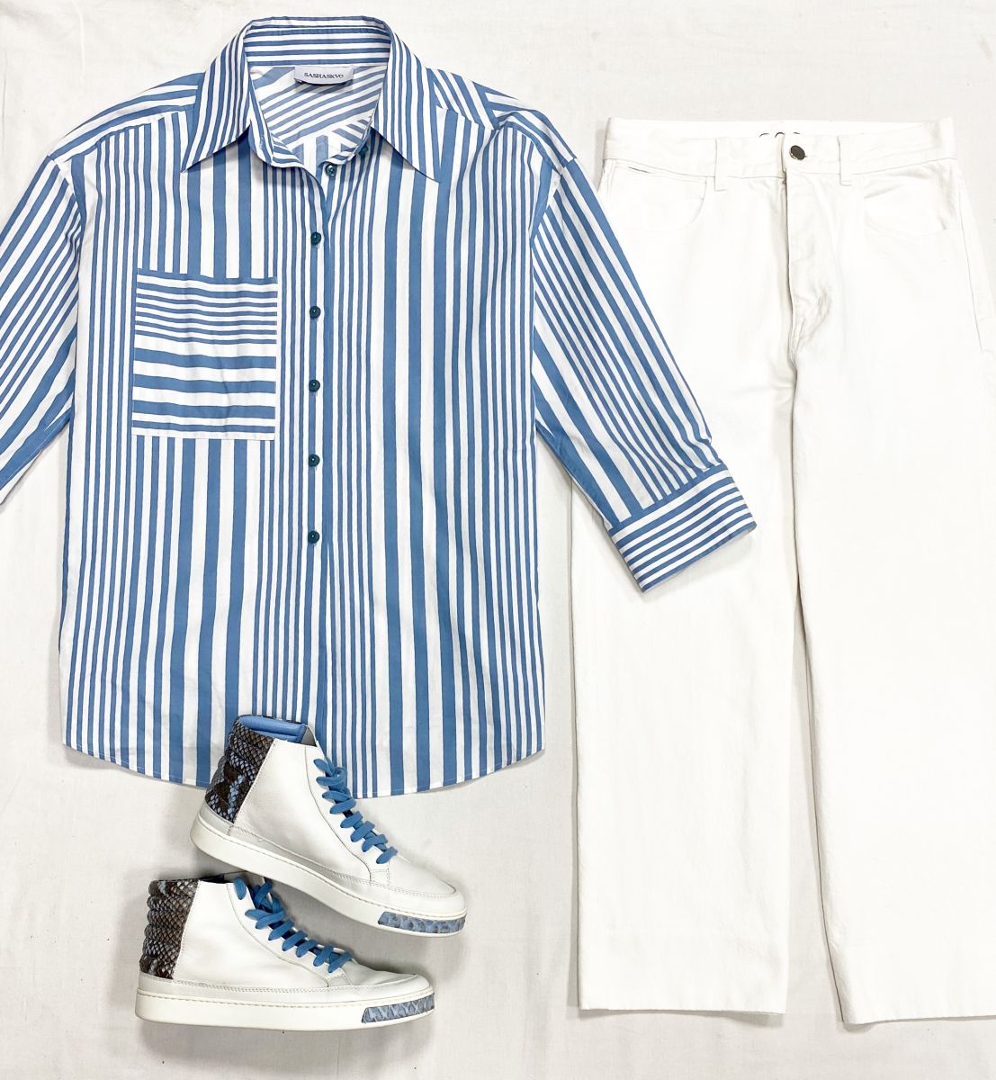 Джинсы Cos размер 25 цена 3 914 руб
Рубашка Sashaskovo размер 42 цена 4 697 руб
Кеды Gucci размер 38 цена 28 179 руб