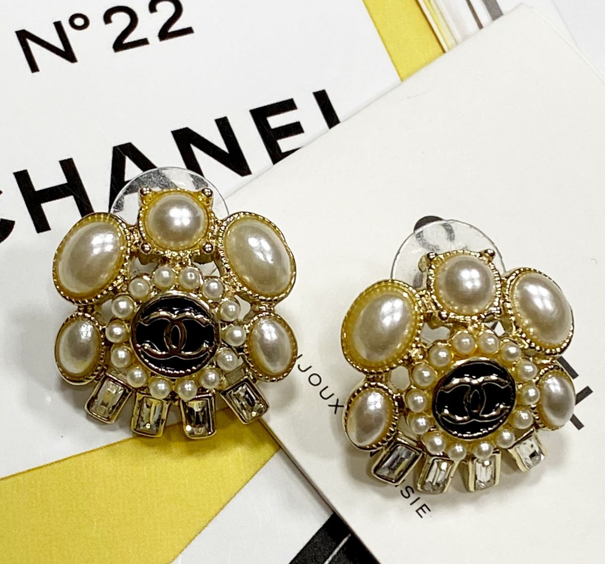 Серьги Chanel цена 46 965 руб