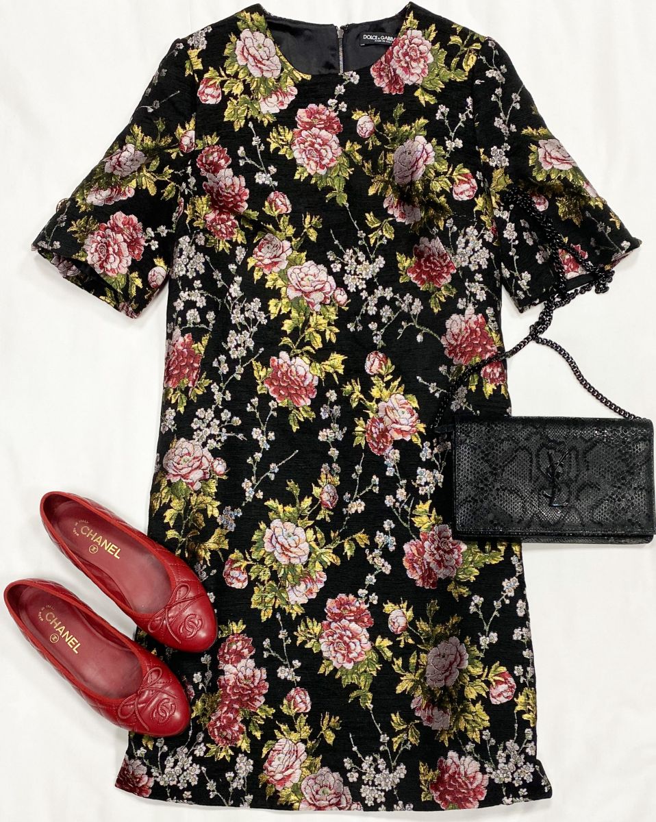 Платье Dolce Gabbana размер 38 цена 23 483 руб
Балетки Chanel размер 36.5 цена 39 138 руб
Сумочка Saint Laurent 