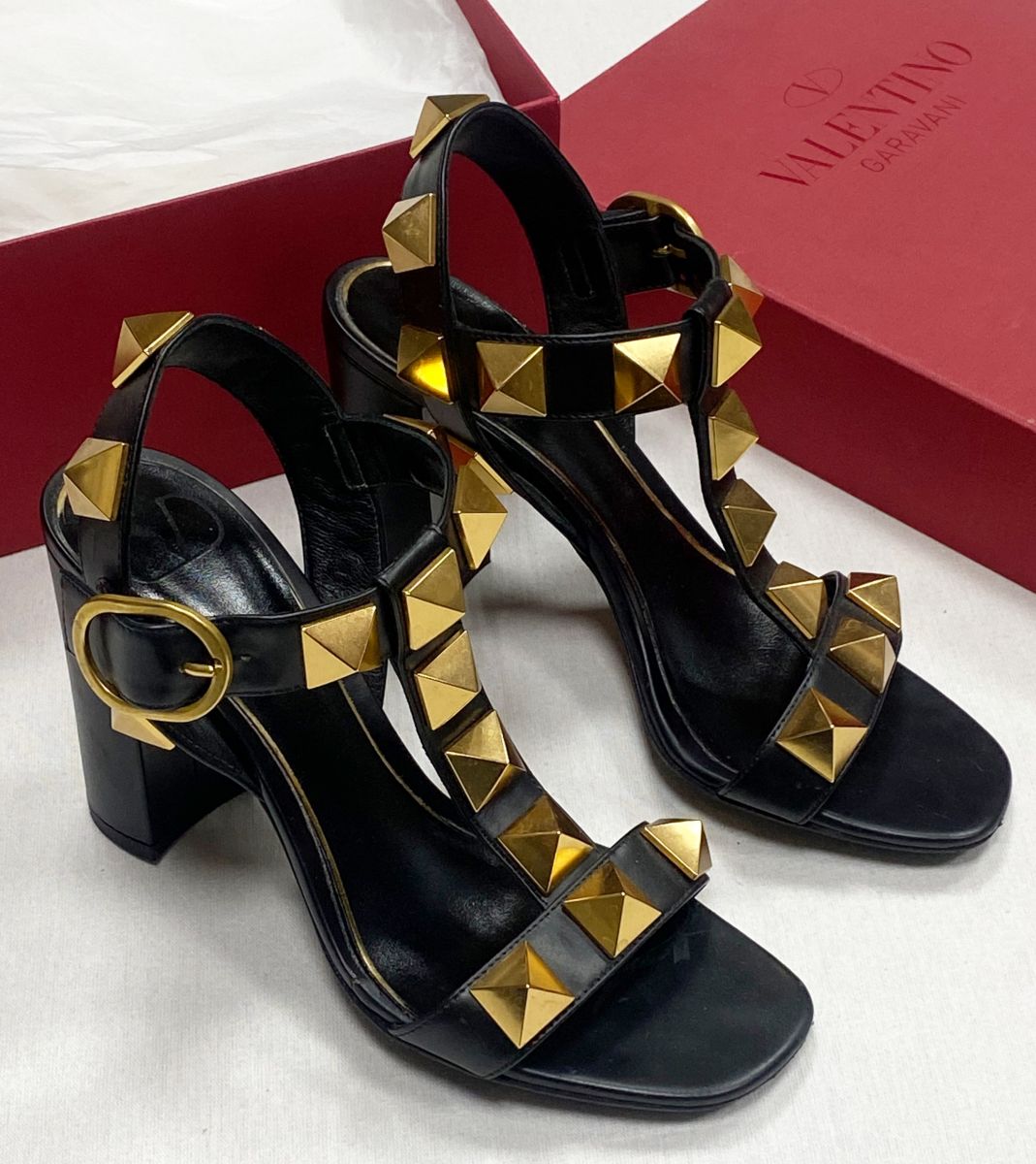 Босоножки Valentino размер 37 цена 23 483 руб

