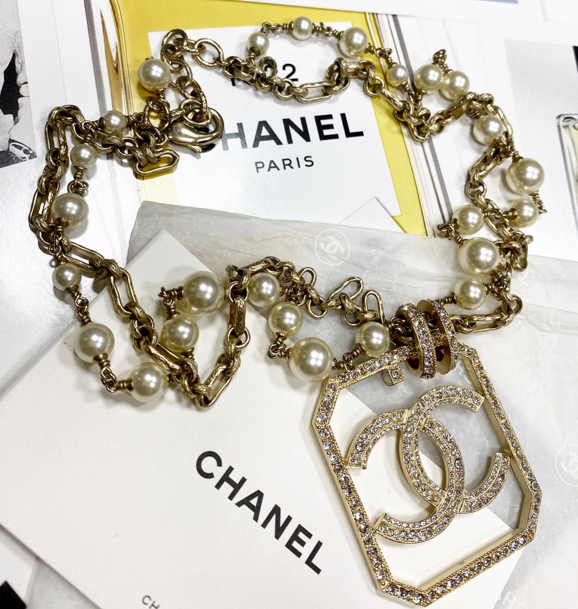 Колье /камни/ жемчуг/ Chanel цена 133 068 руб
