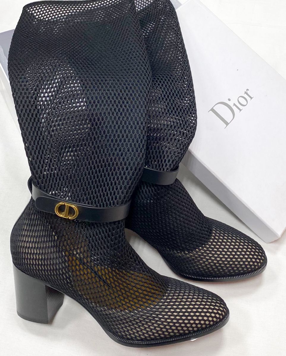 Сапоги Christian Dior размер 37 цена 46 965 руб / новые /