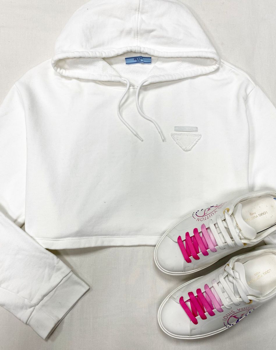 Толстовка Prada размер M цена 31 310 руб Кеды Louis Vuitton размер 39 цена 62 620 руб