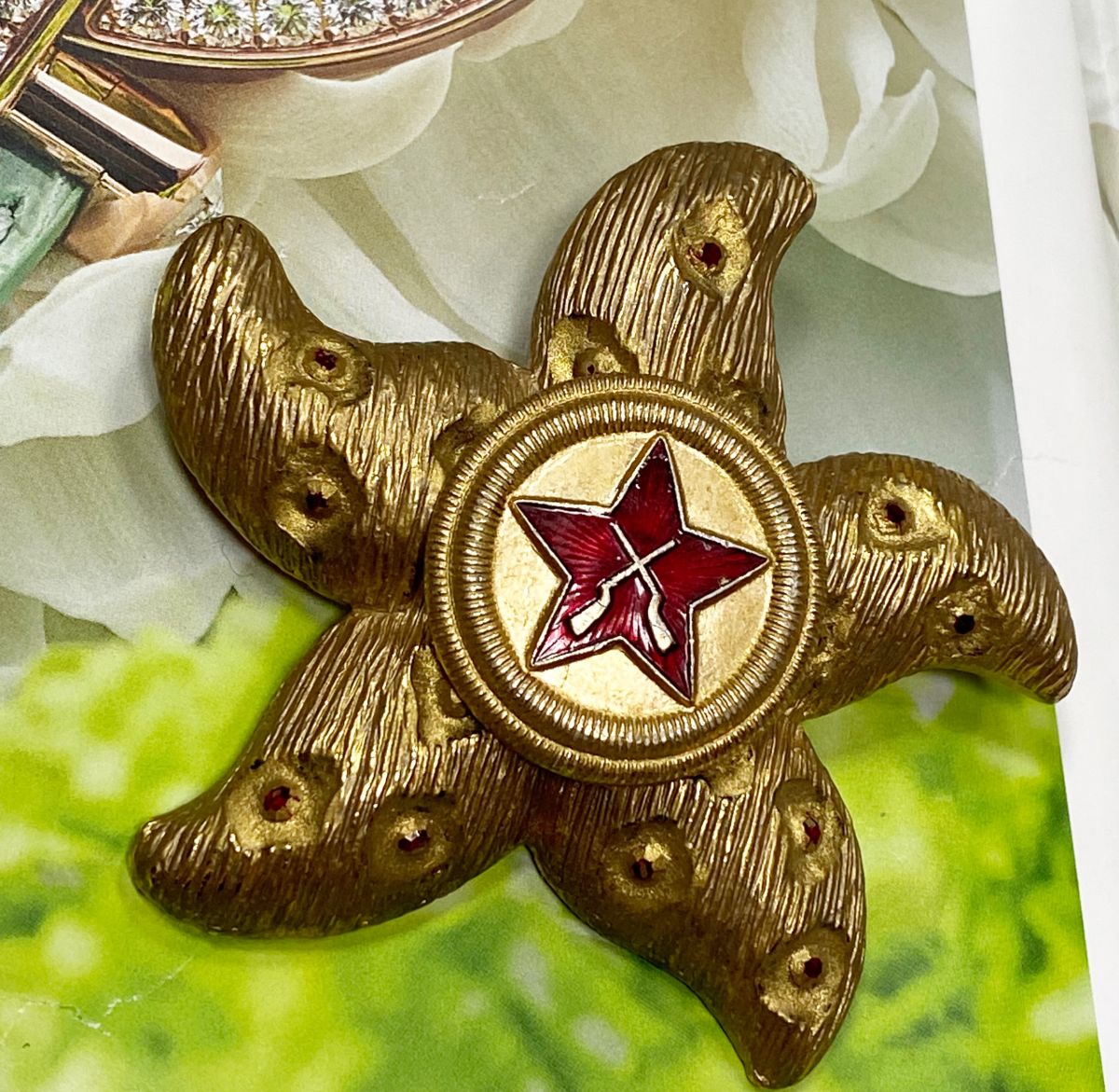 Брошка цена 9 393 руб