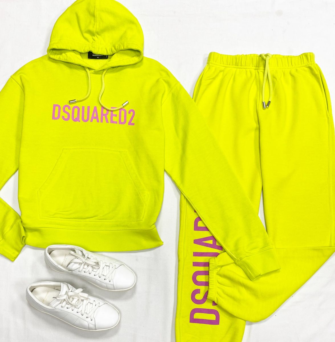 Костюм Dsquared размер XS цена 15 655 руб
Кеды Saint Laurent размер 38 цена 15 655 руб
