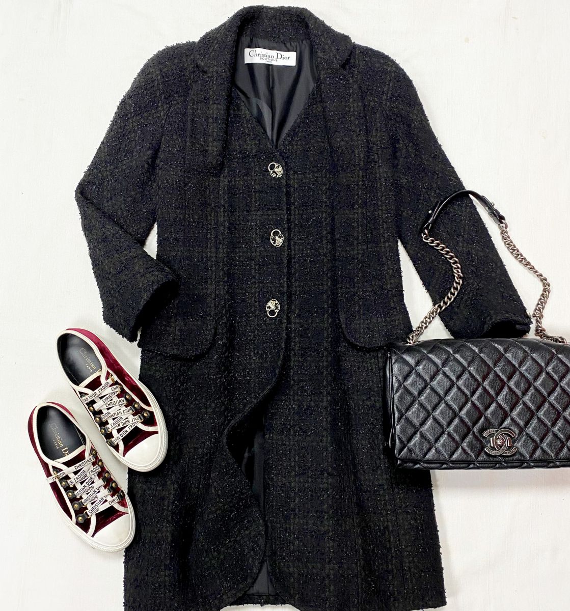 Пальто / твид / Christian Dior размер 44 цена 46 965 руб 
Кеды Christian Dior размер 37.5 цена 23 483 руб 
Сумка Chanel