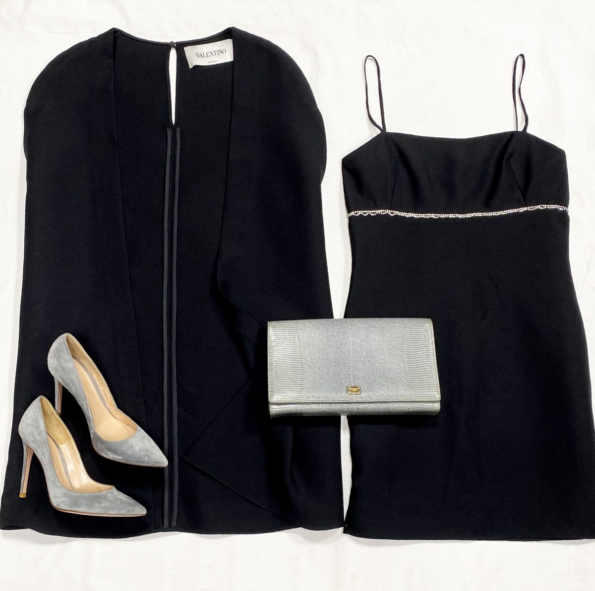 Кейп+ платье/ камни/ Valentino размер 42 цена 31 310 руб
Туфли Gianvito Rossi размер 38 цена 15 655 руб
Клатч Dolce Gabbana 