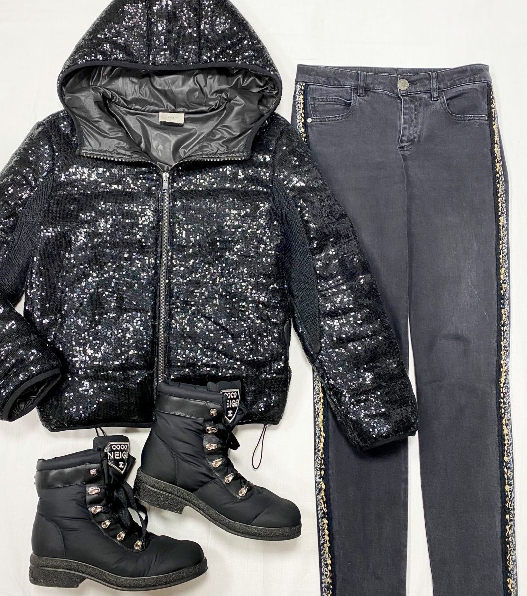 Пуховик / пайетки / Marella размер S цена 15 655 руб 
Джинсы Chanel размер 36 цена 23 483 руб 
Ботинки Chanel размер 39 цена 31 310 руб