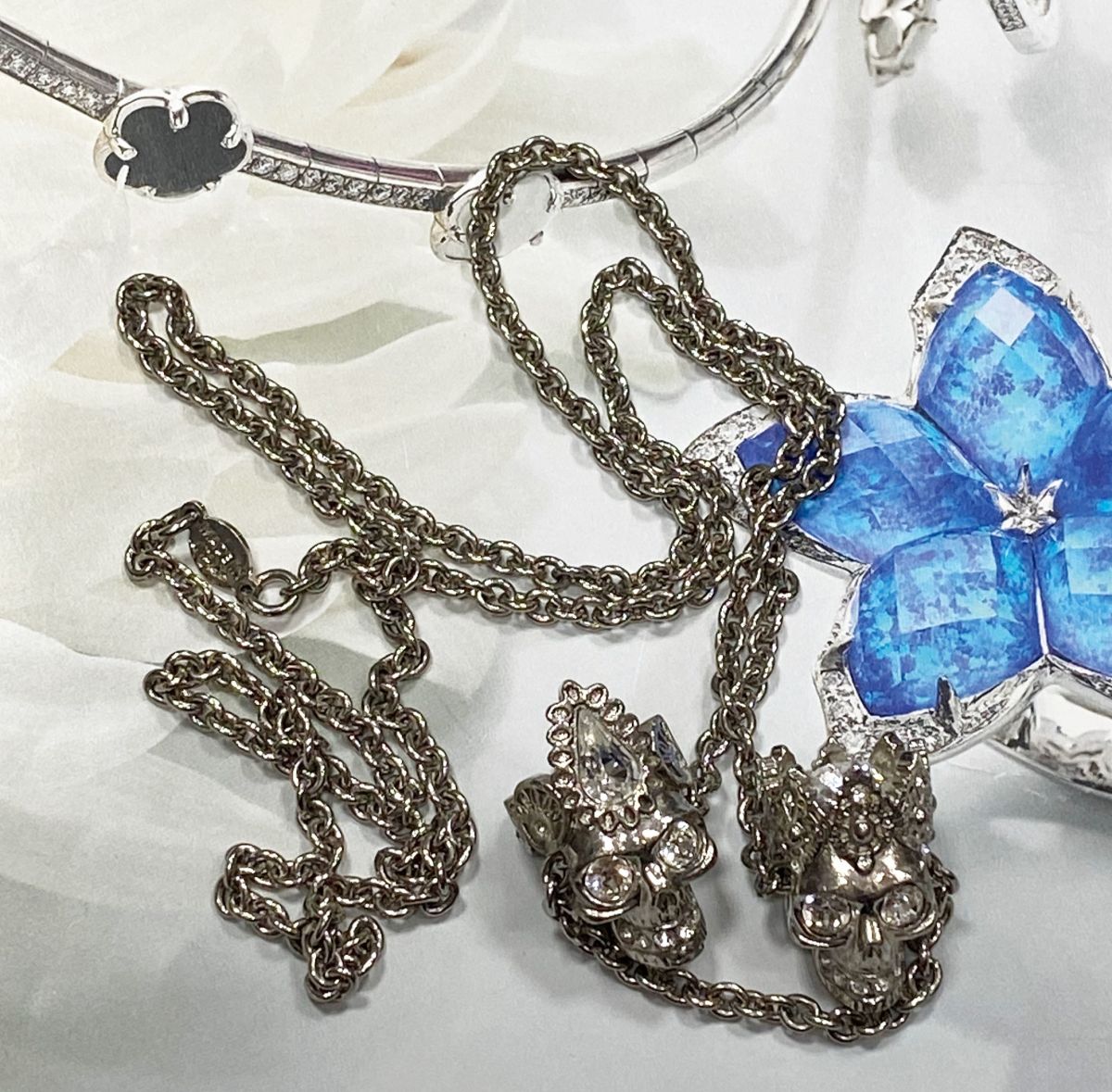 Подвеска/ камни/ Alexander McQueen цена 10 959 руб
