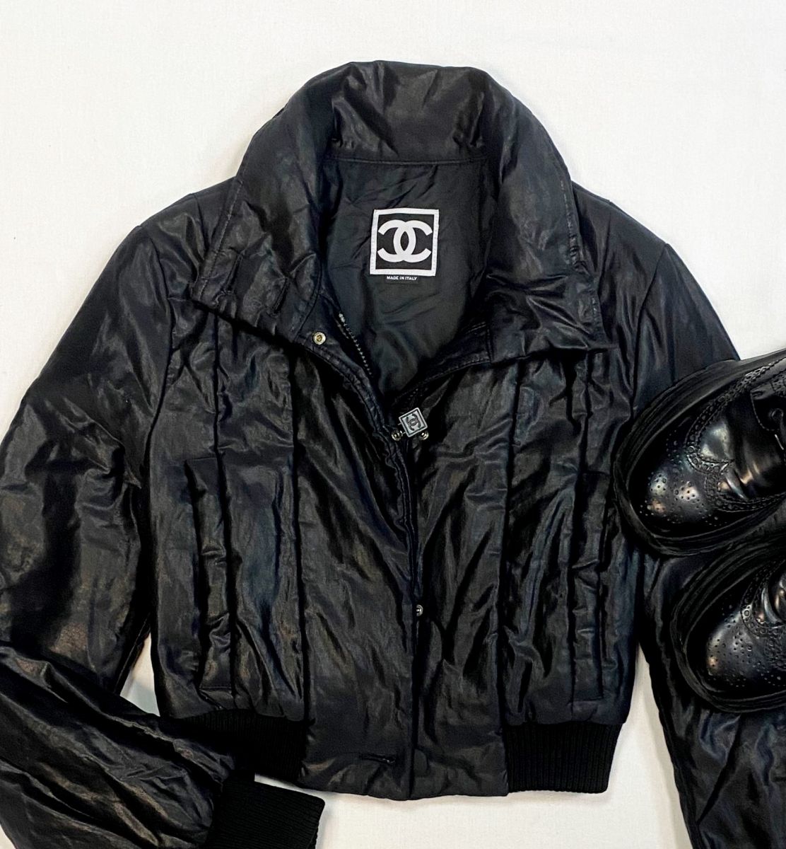 Куртка Chanel размер 38 цена 23 078 руб
Ботинки Prada размер 38.5 цена 23 078 руб 