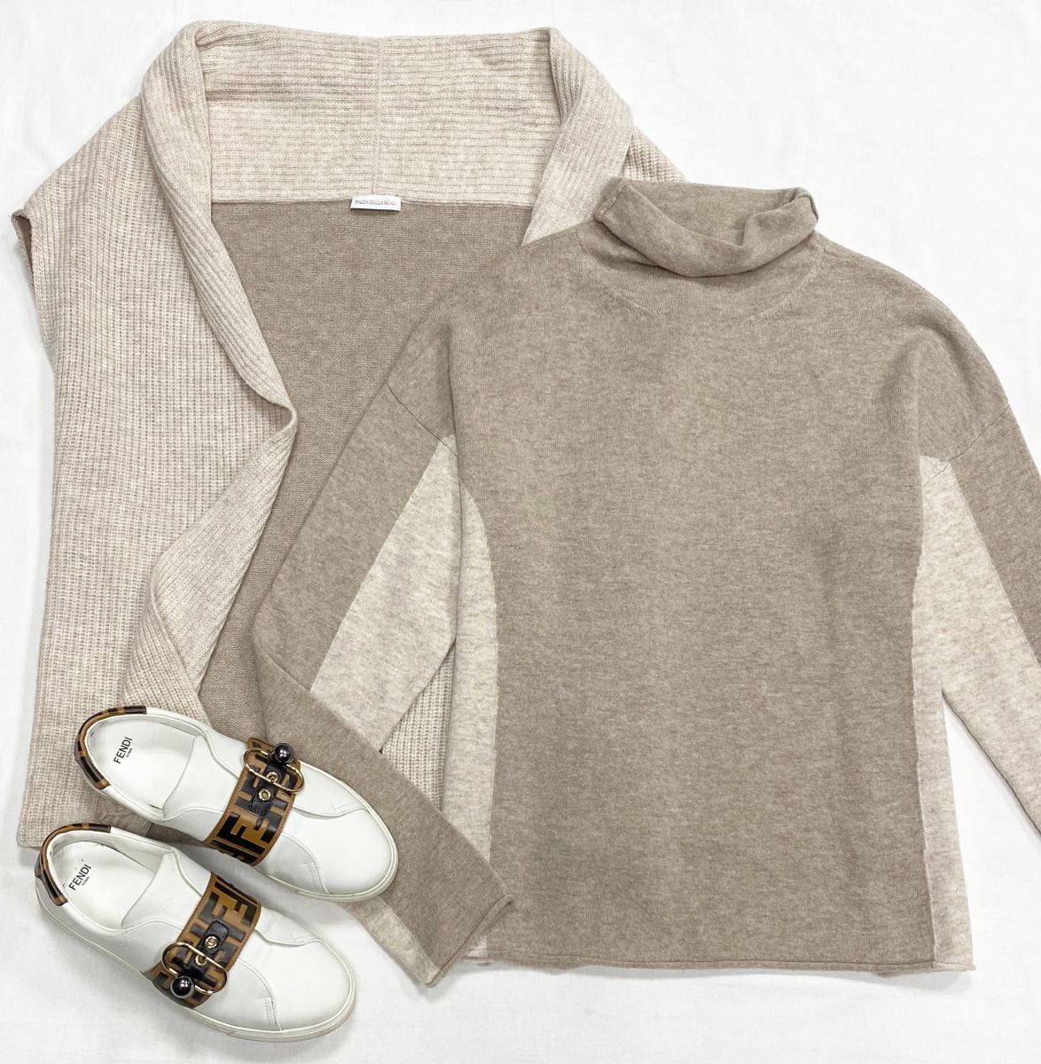 Жилет +Кофта Piazza Della Scala размер M цена 7 828 руб
Кеды Fendi размер 39 цена 23 483 руб