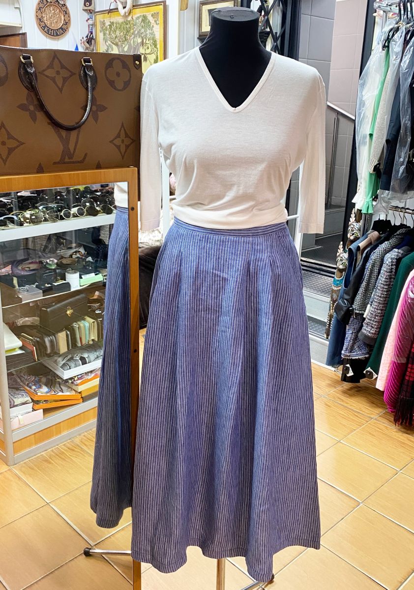 Футболка Jil Sander размер 42 цена 7 828 руб
Юбка Weekend/ Max Mara размер 38 цена 7 828 руб