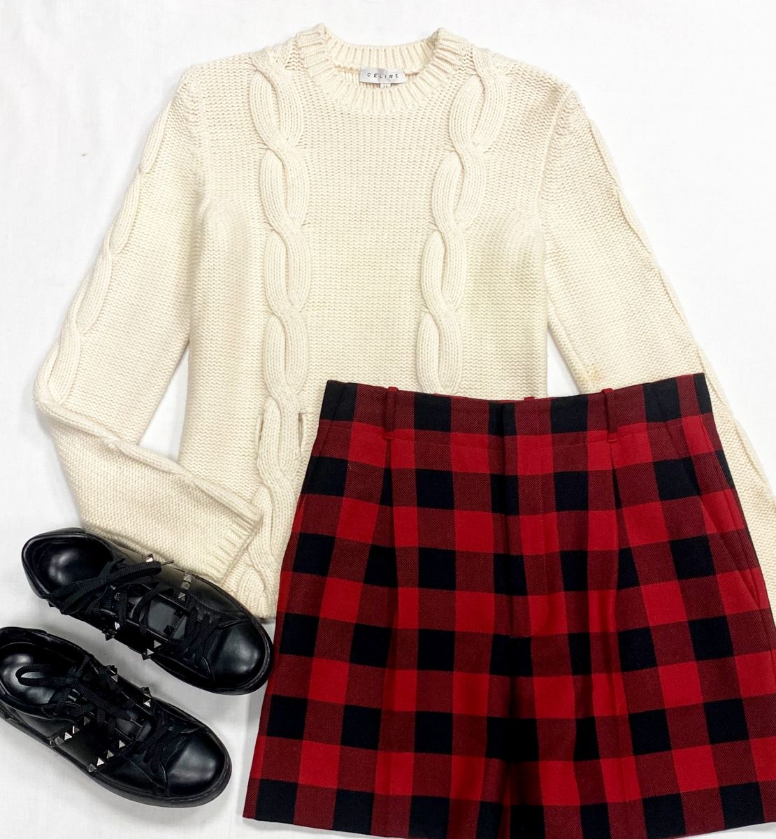 Шорты Christian Dior размер 38 цена 10 959 руб
Свитер Celine размер M цена 7 828 руб
Кроссовки Valentino размер 37 цена 12 524 руб