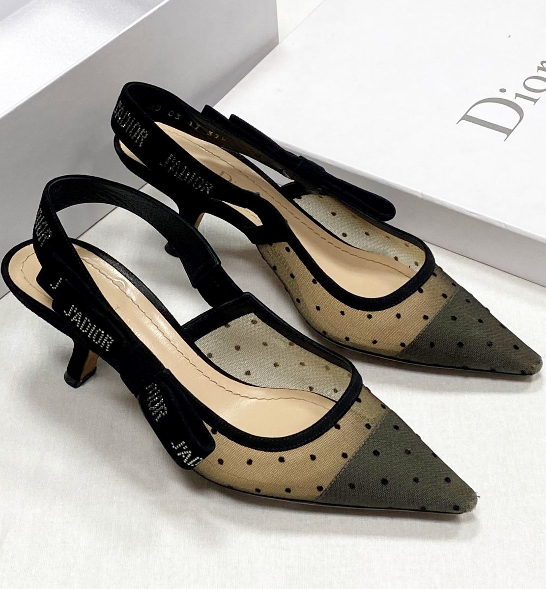 Босоножки Christian Dior размер 37.5 цена 9 393 руб
